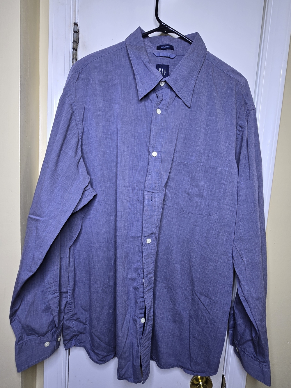 GAP Men's Long-Sleeve Button-Up Shirt in Purple